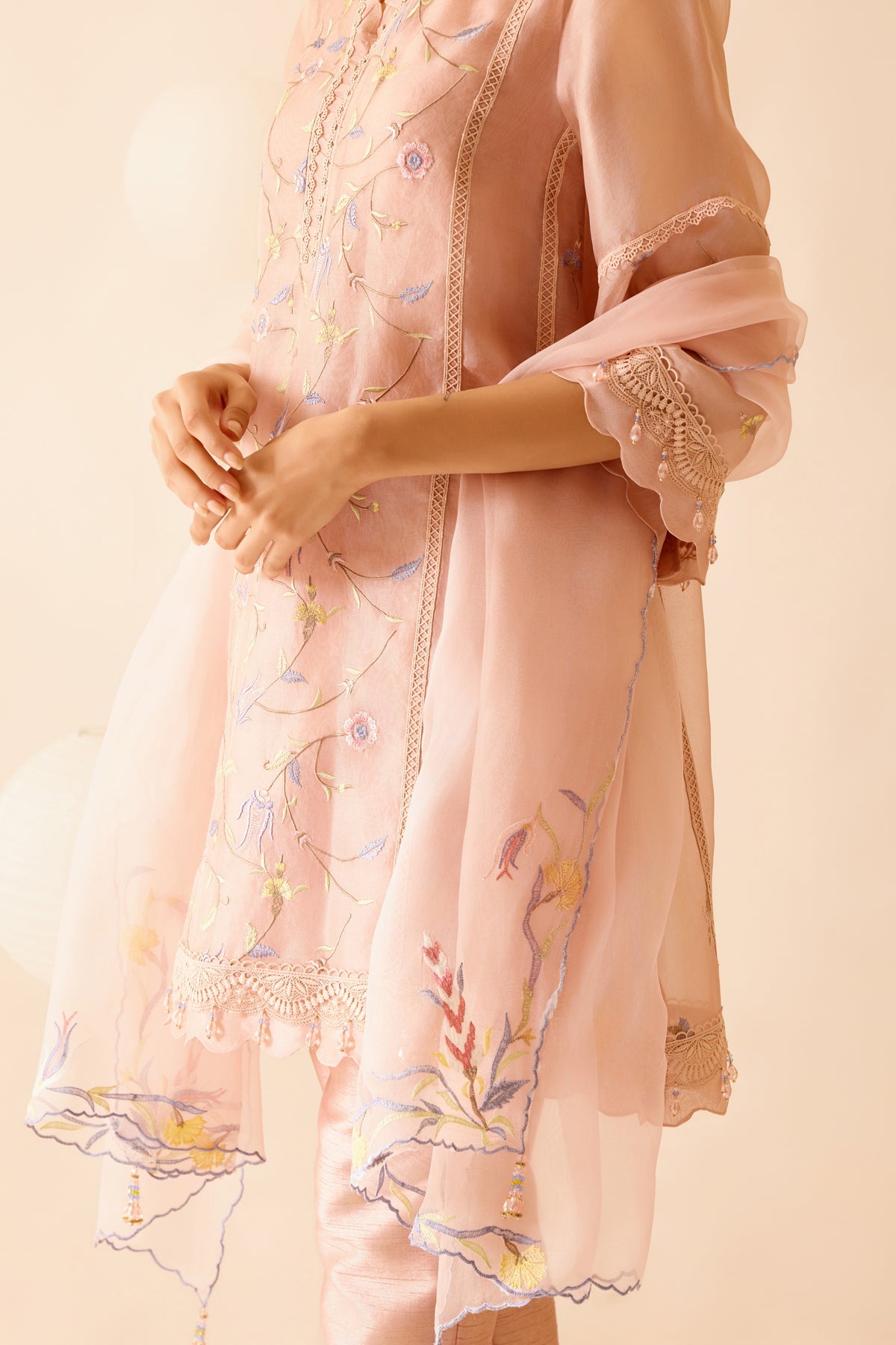 Farida - Pink