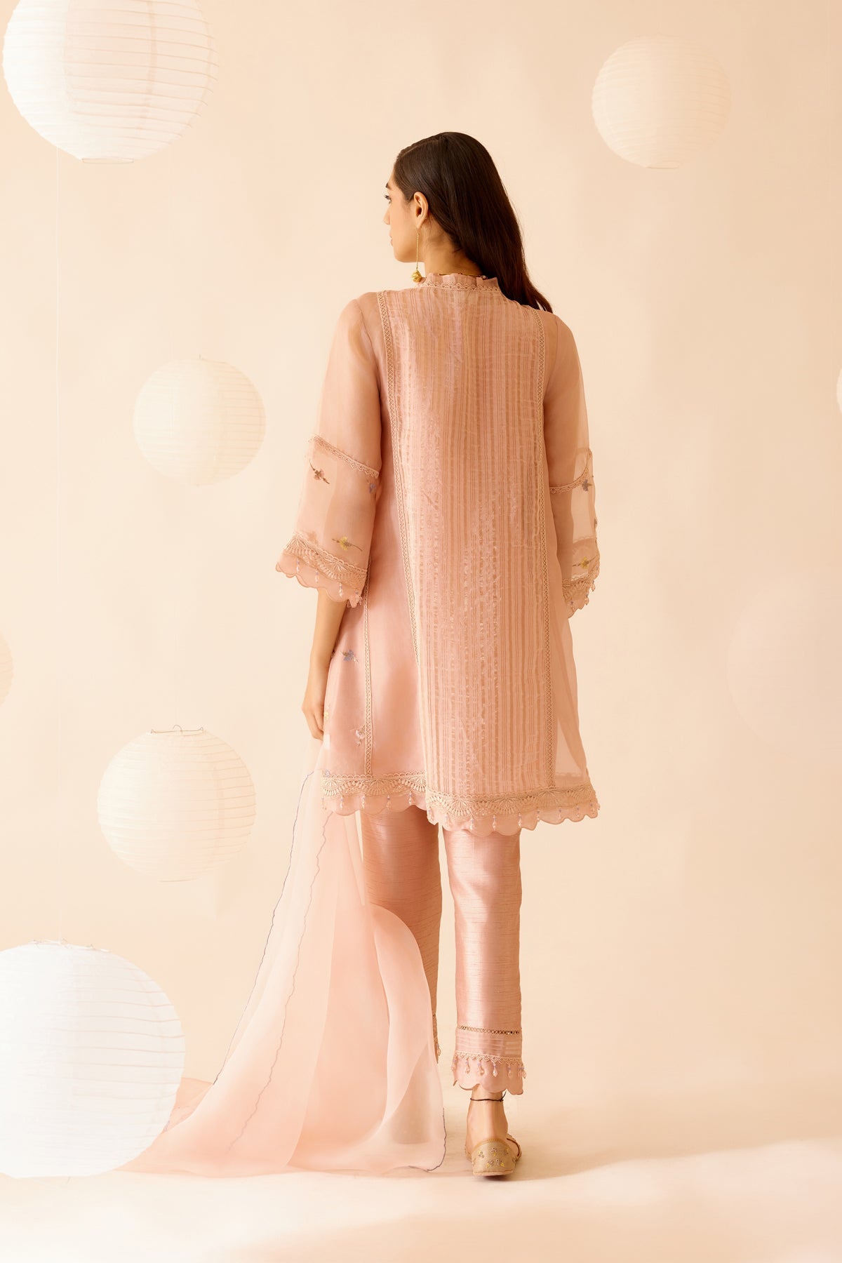Farida - Pink