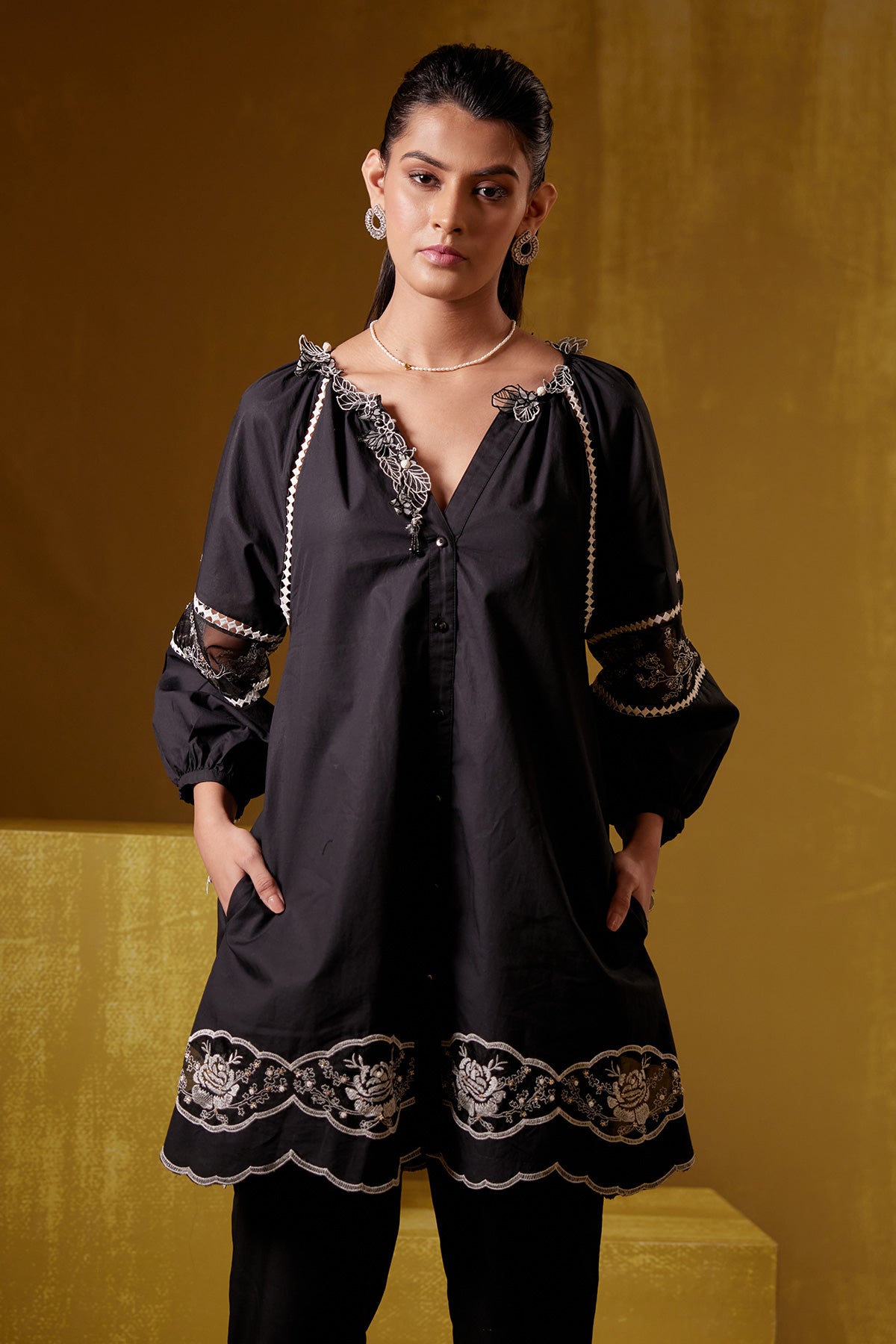 Nysa - Black With Pants