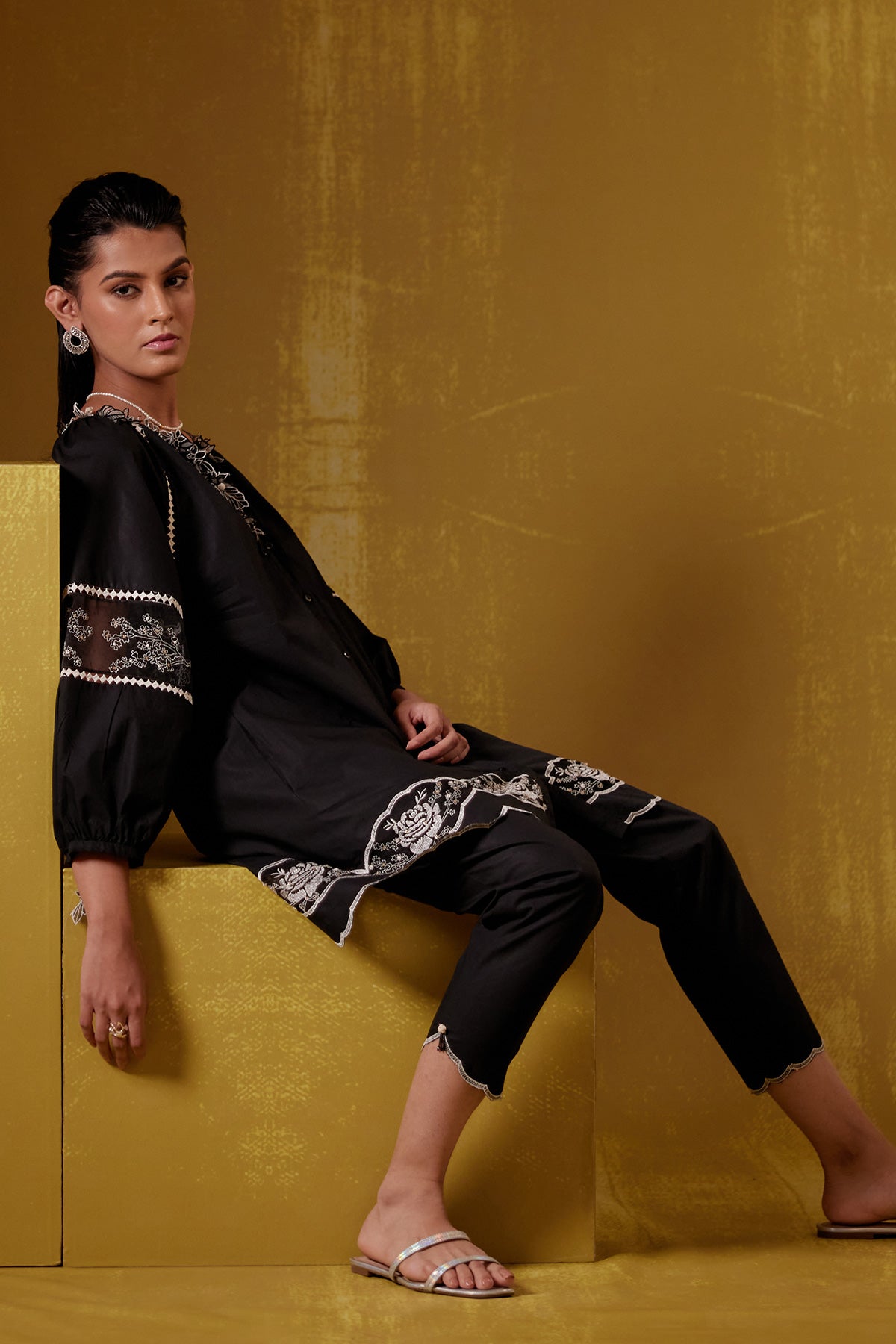 Nysa - Black With Pants
