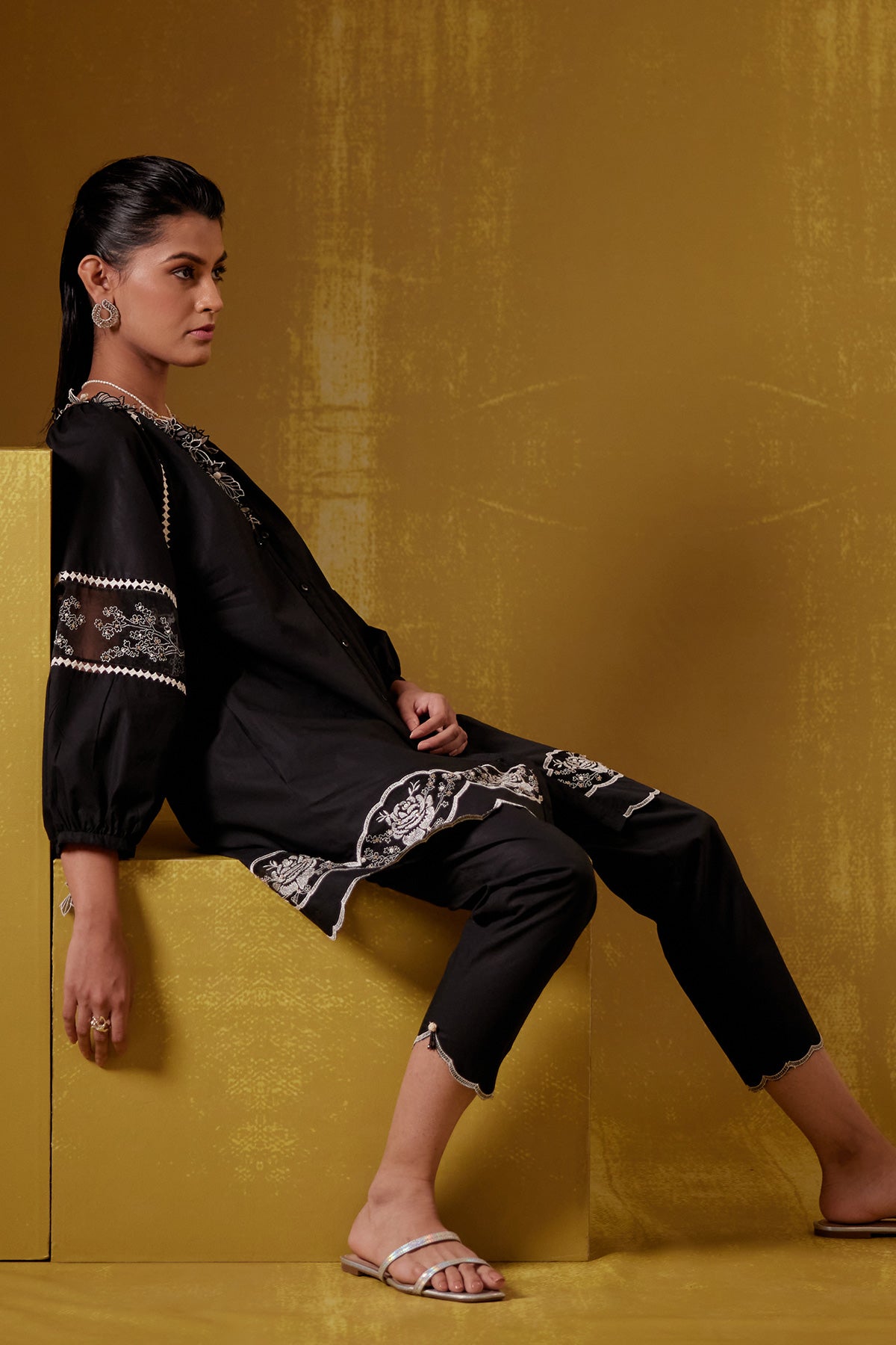Nysa - Black With Pants