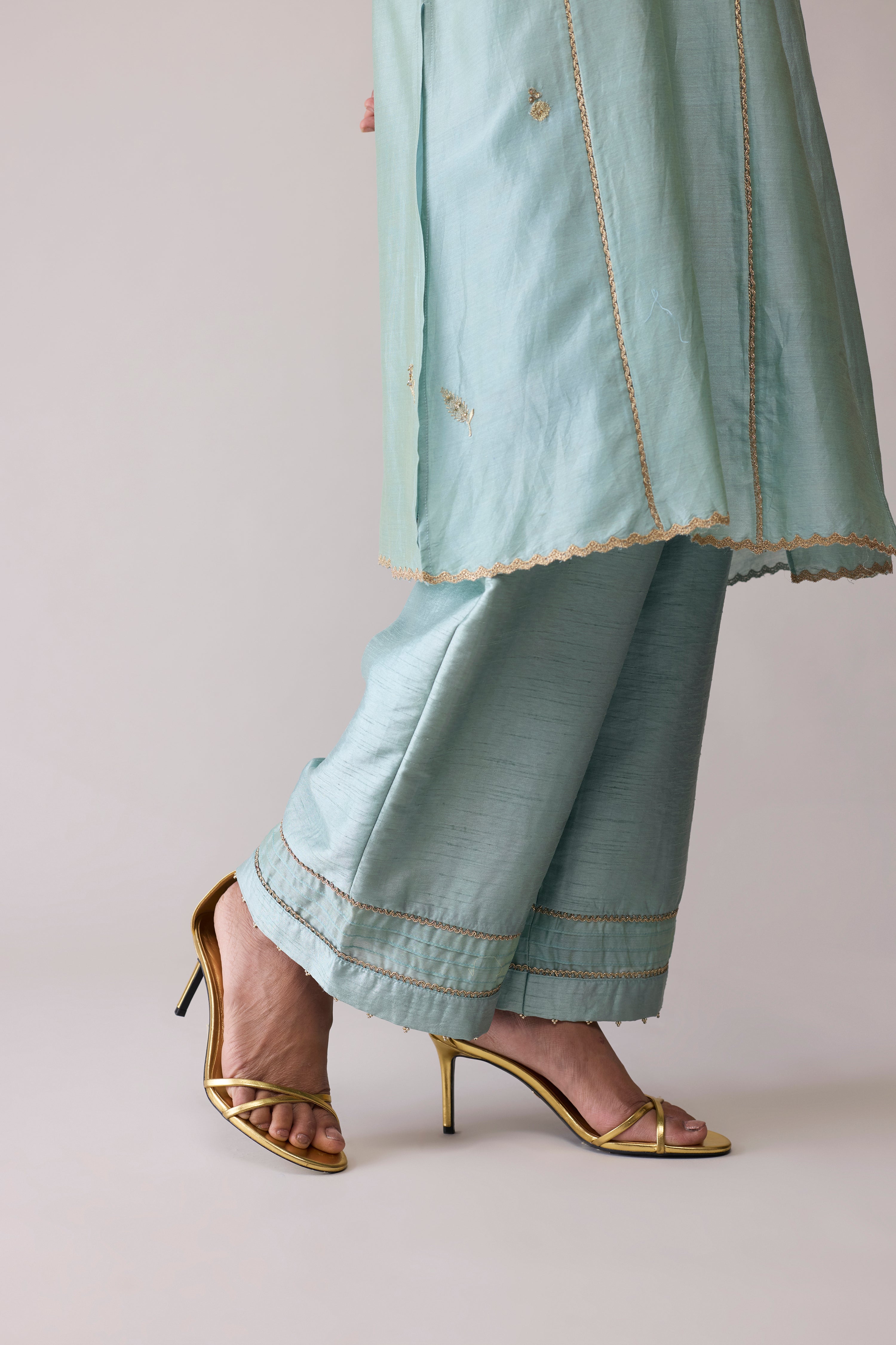 Ambreen - Mint
