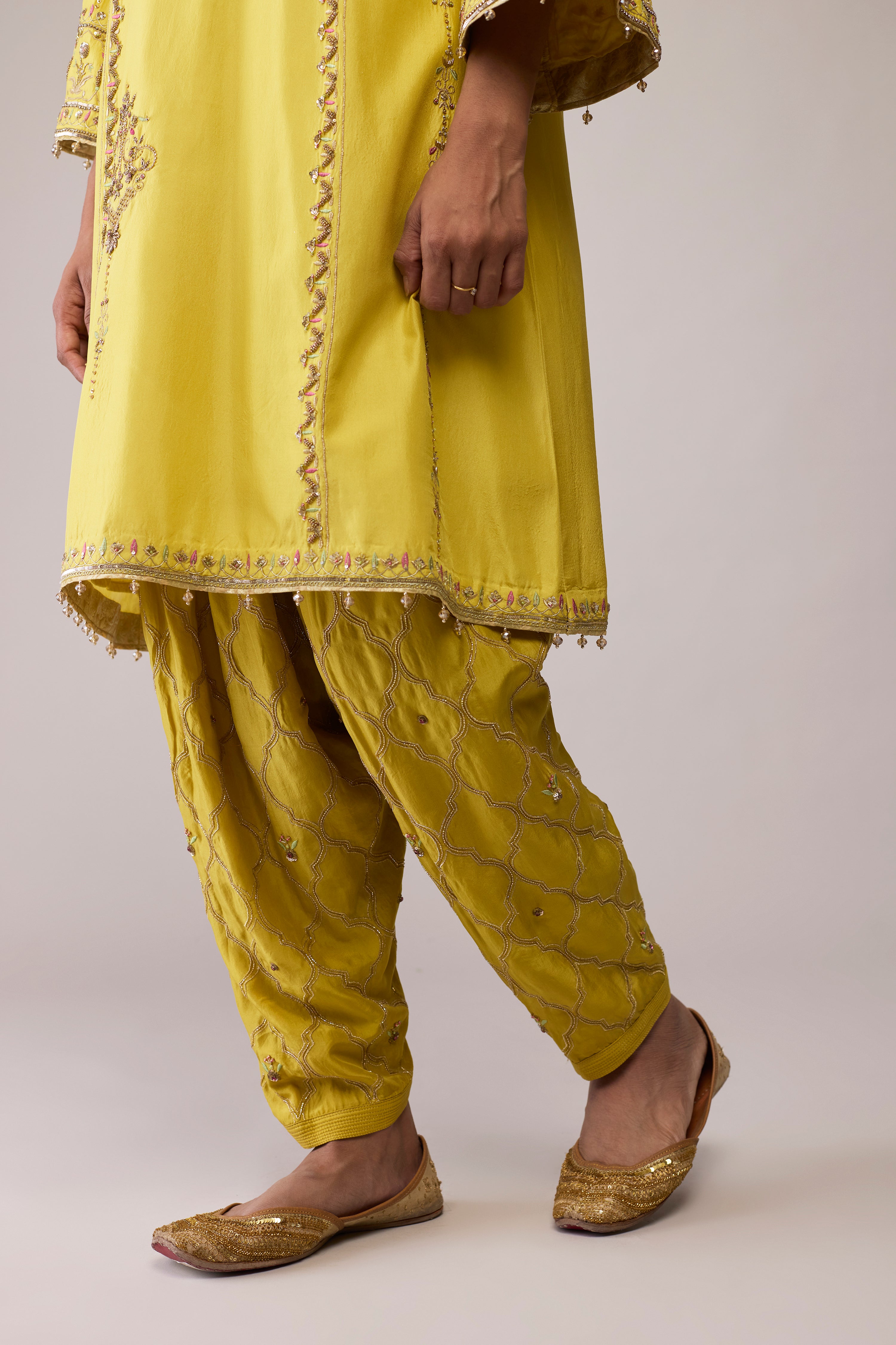 Amna - Yellow