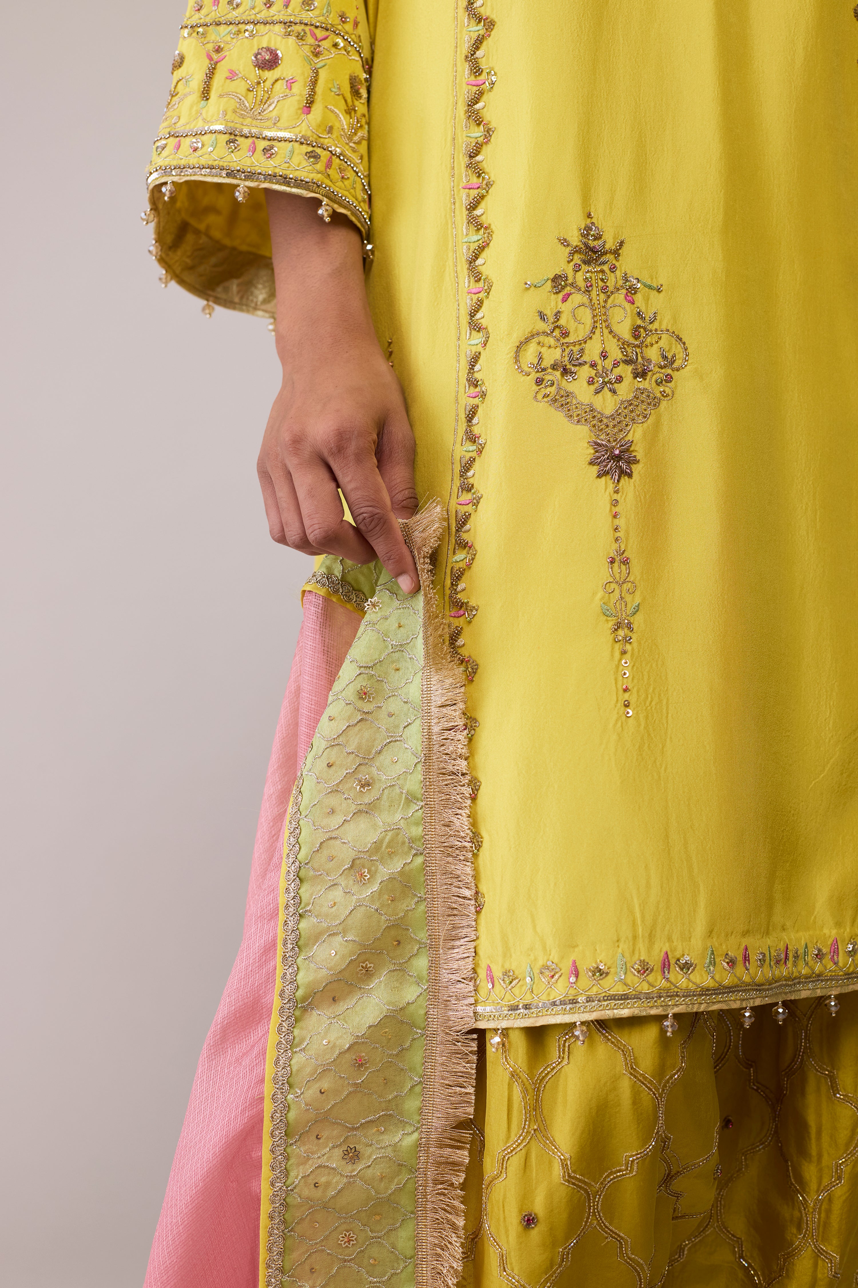 Amna - Yellow