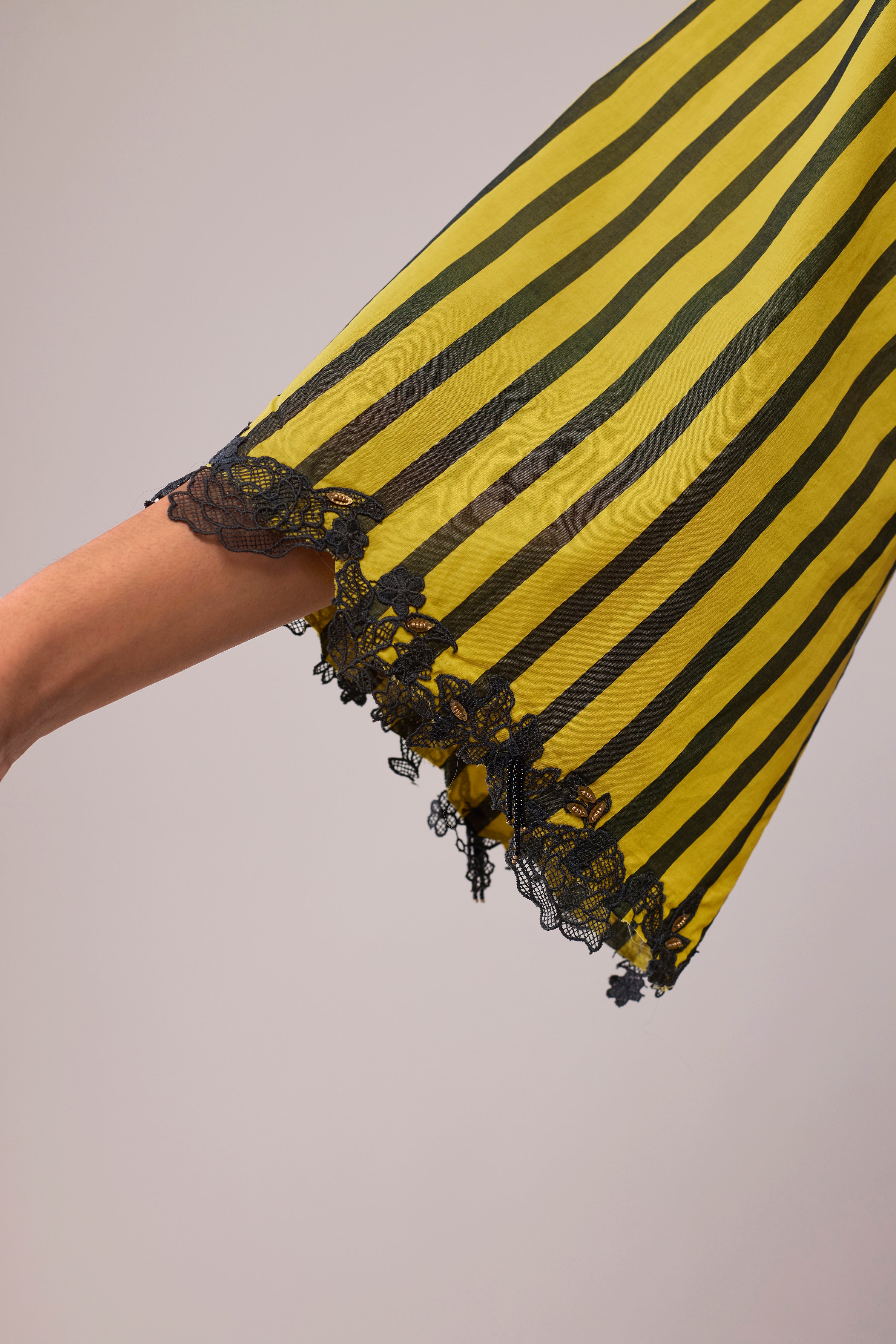 Neesa - Mustard & Beige