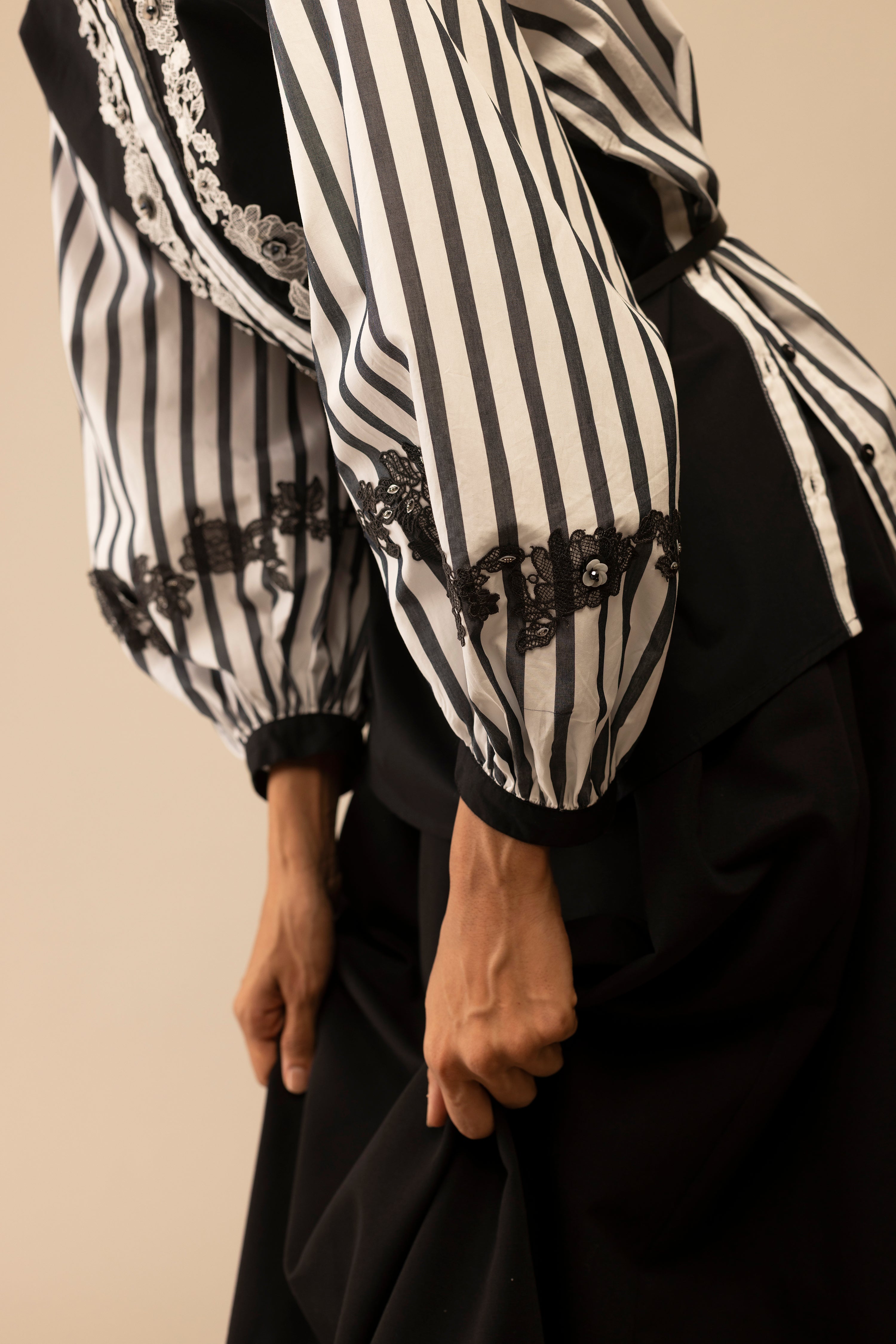 Asha - Black & White