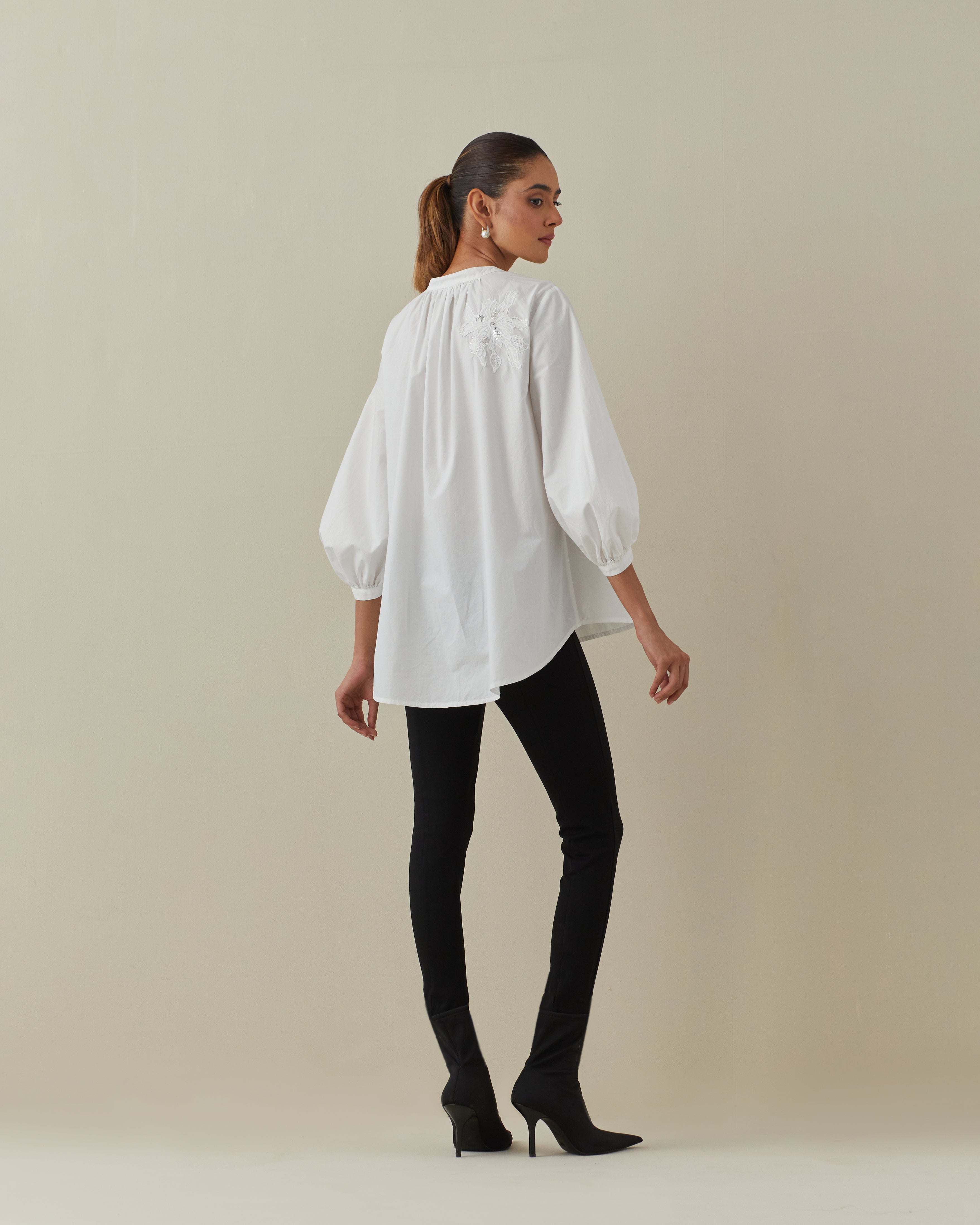 Asha - White