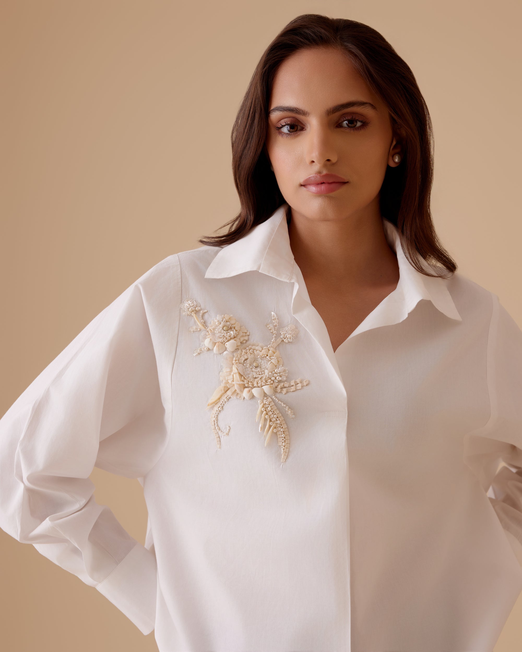 Nisha - White