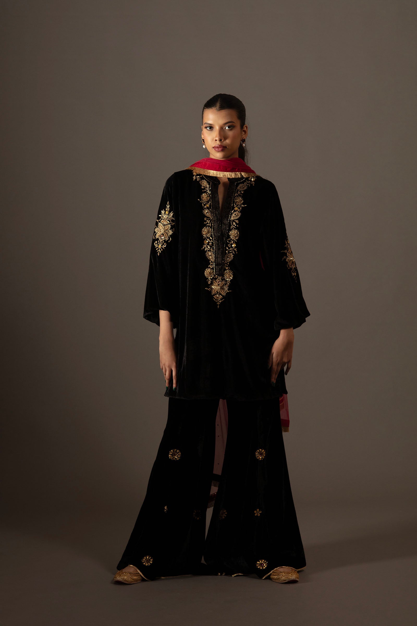 Anaya Velvet Kurta Set- Black