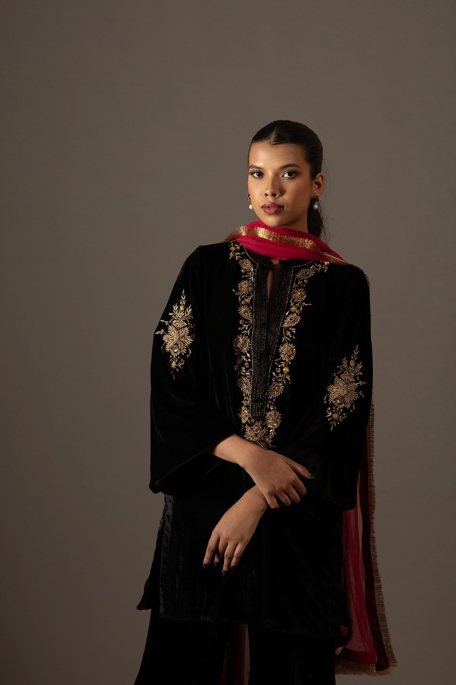Anaya Velvet Kurta Set- Black