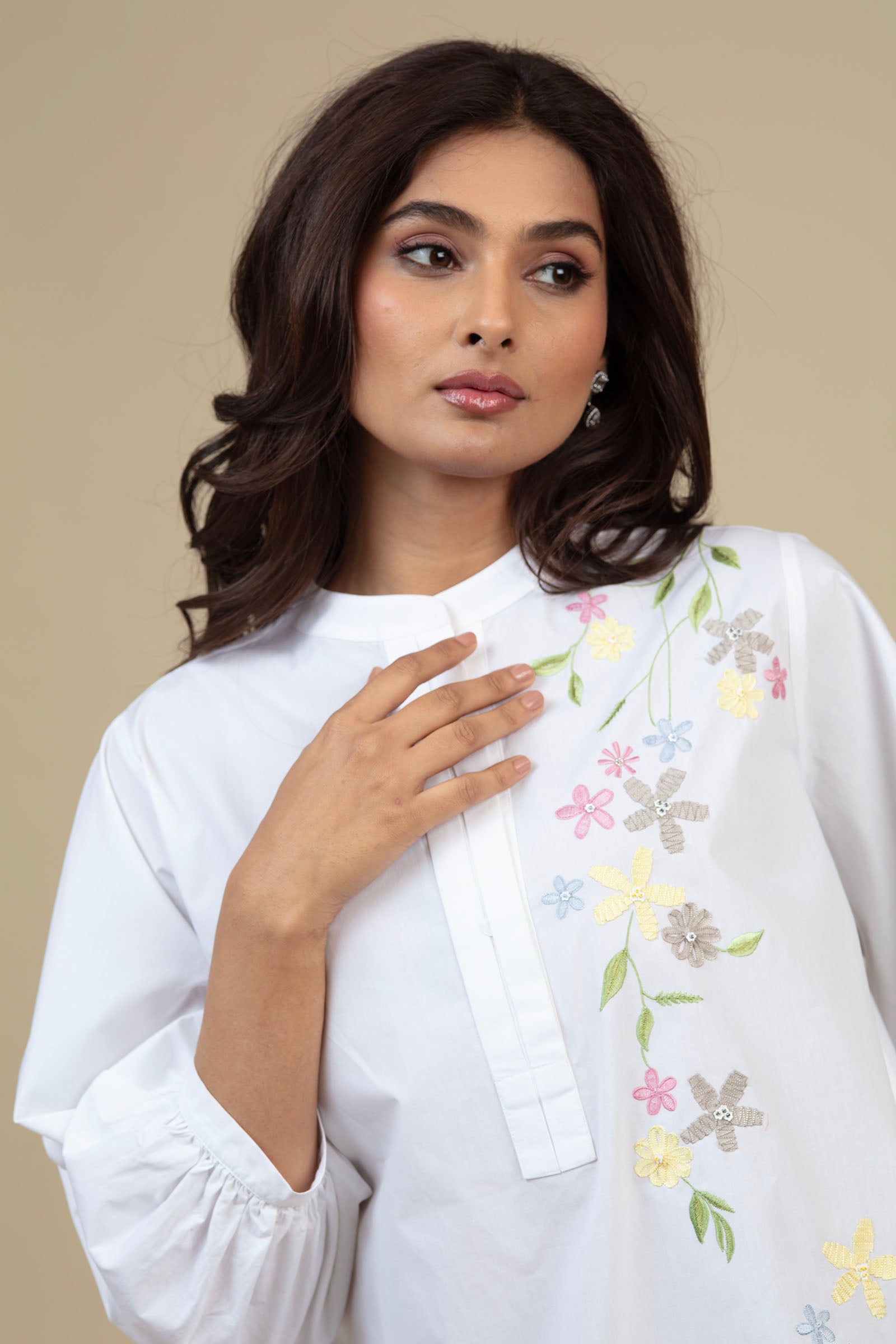 Asha - White