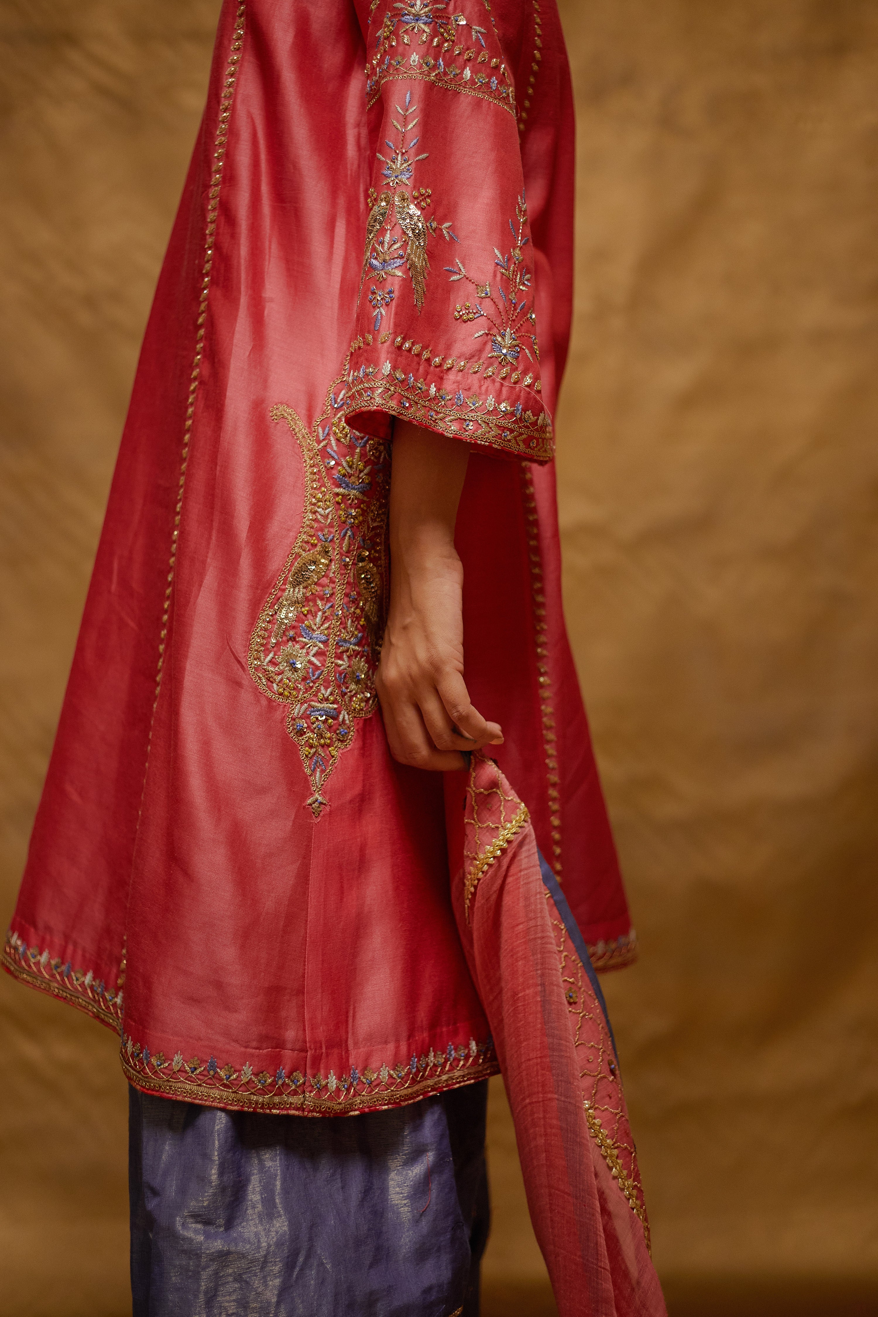 Amna - Peach