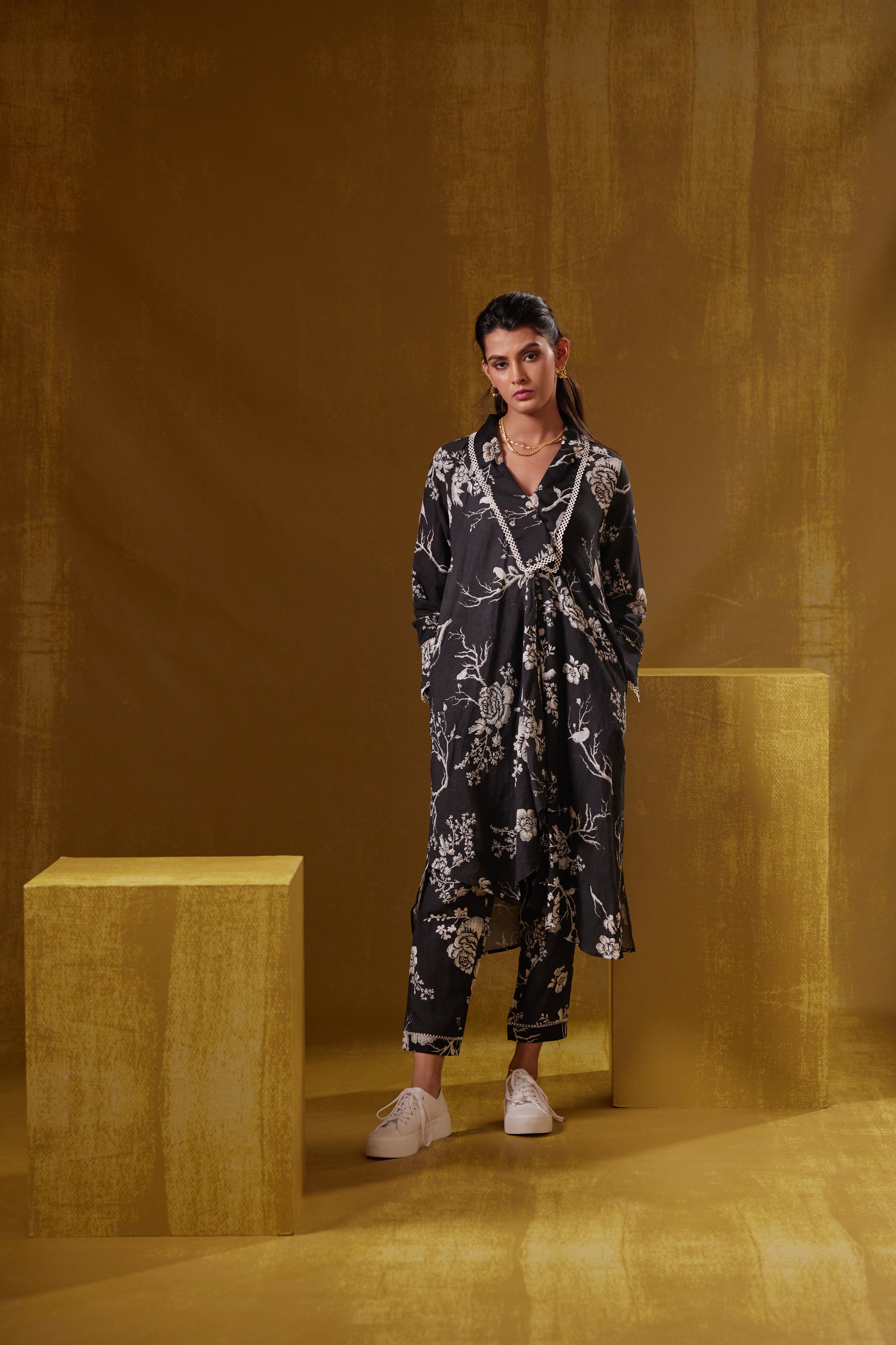 Alisha - Black Print