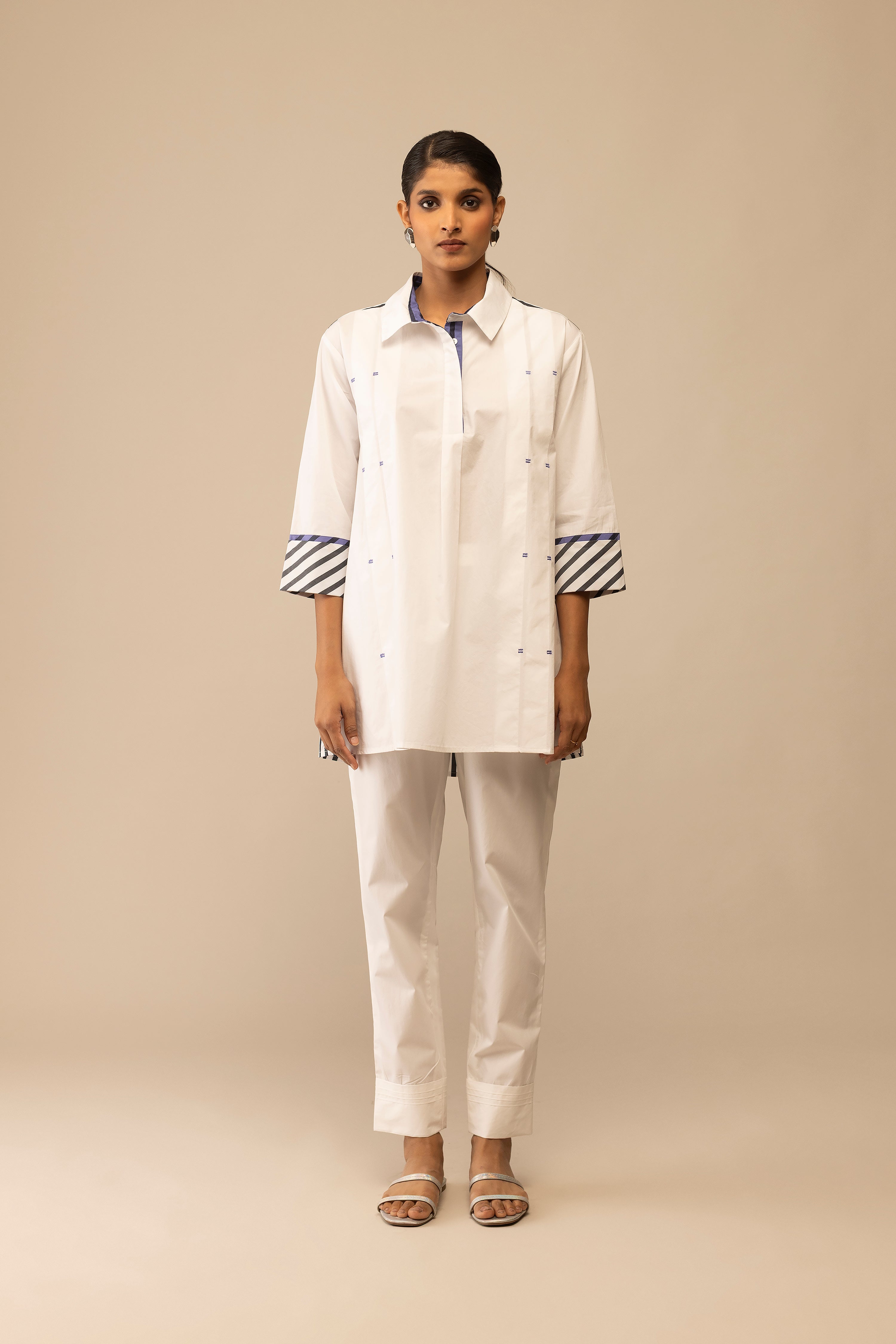 Neela - White