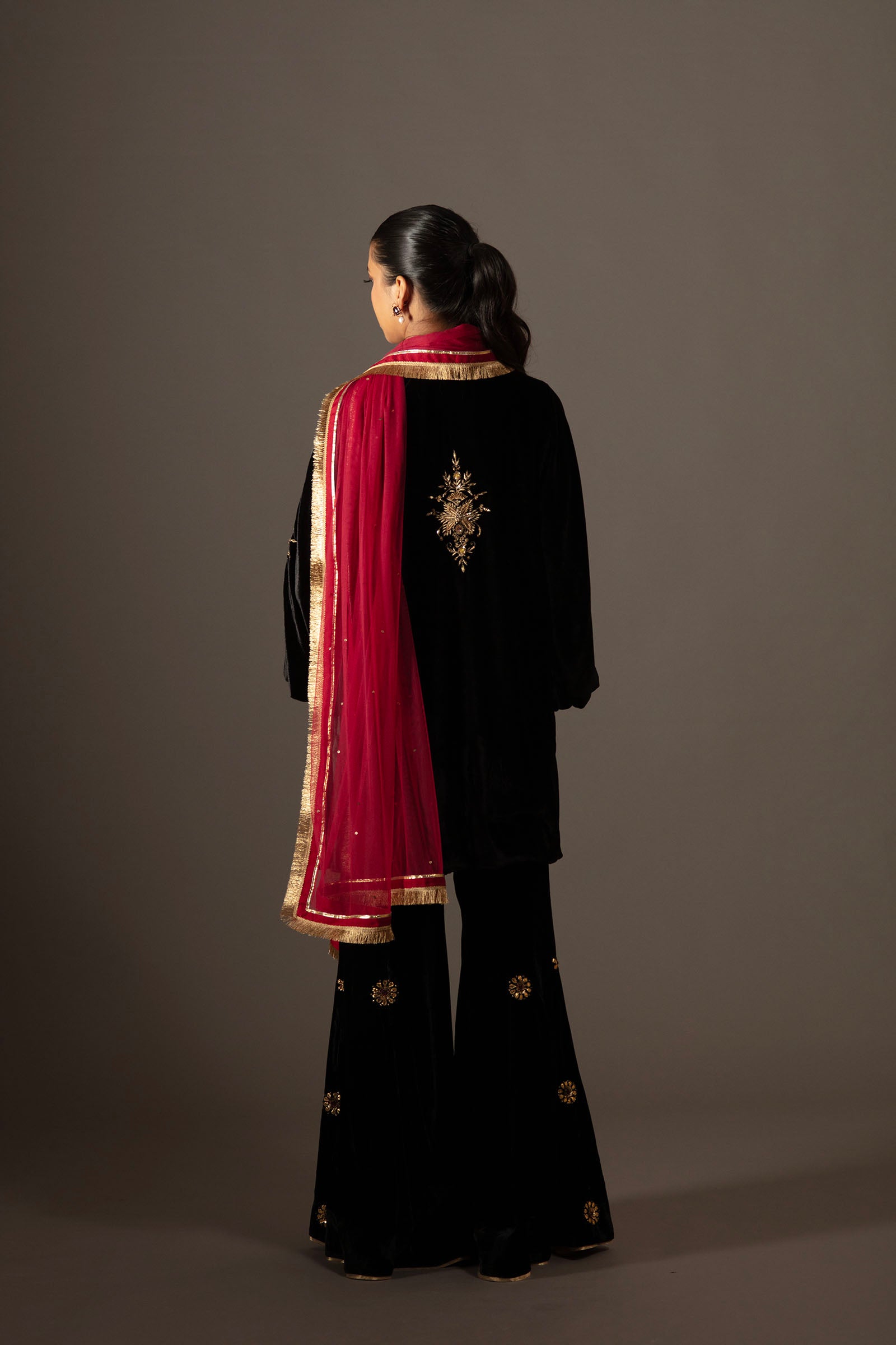 Anaya Velvet Kurta Set- Black