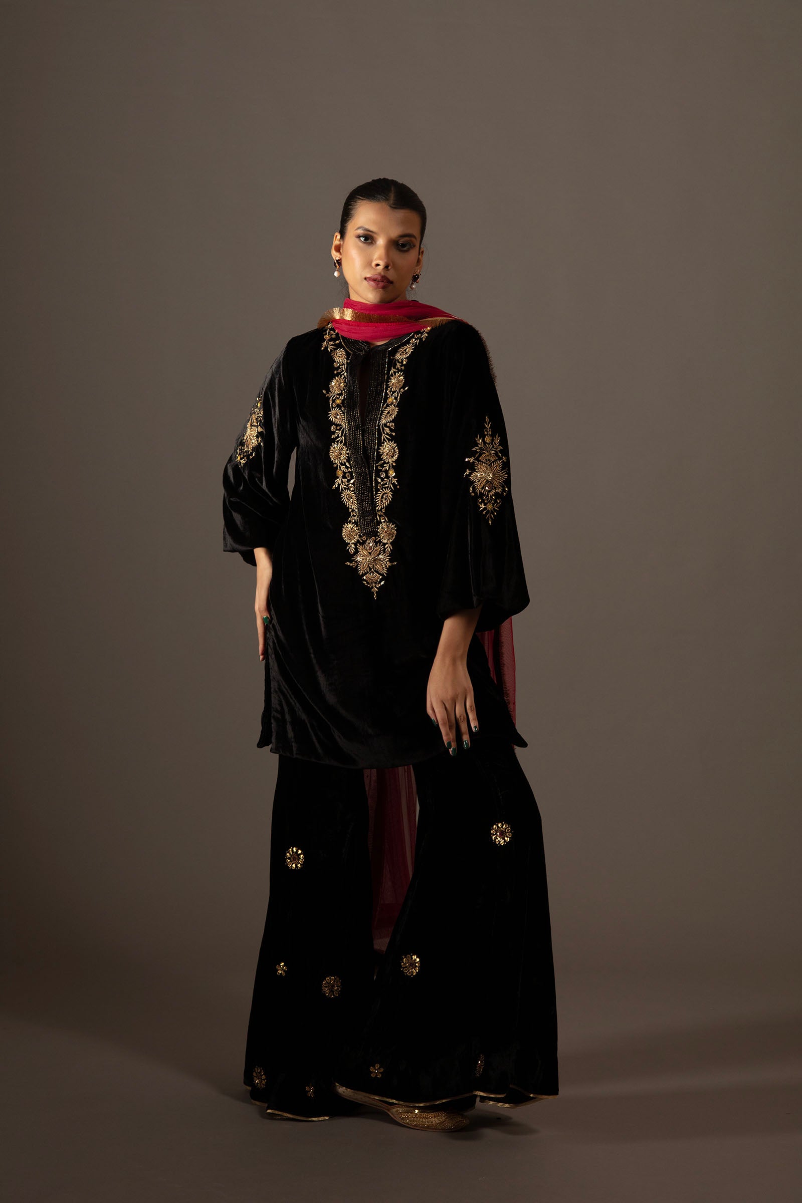 Anaya Velvet Kurta Set- Black