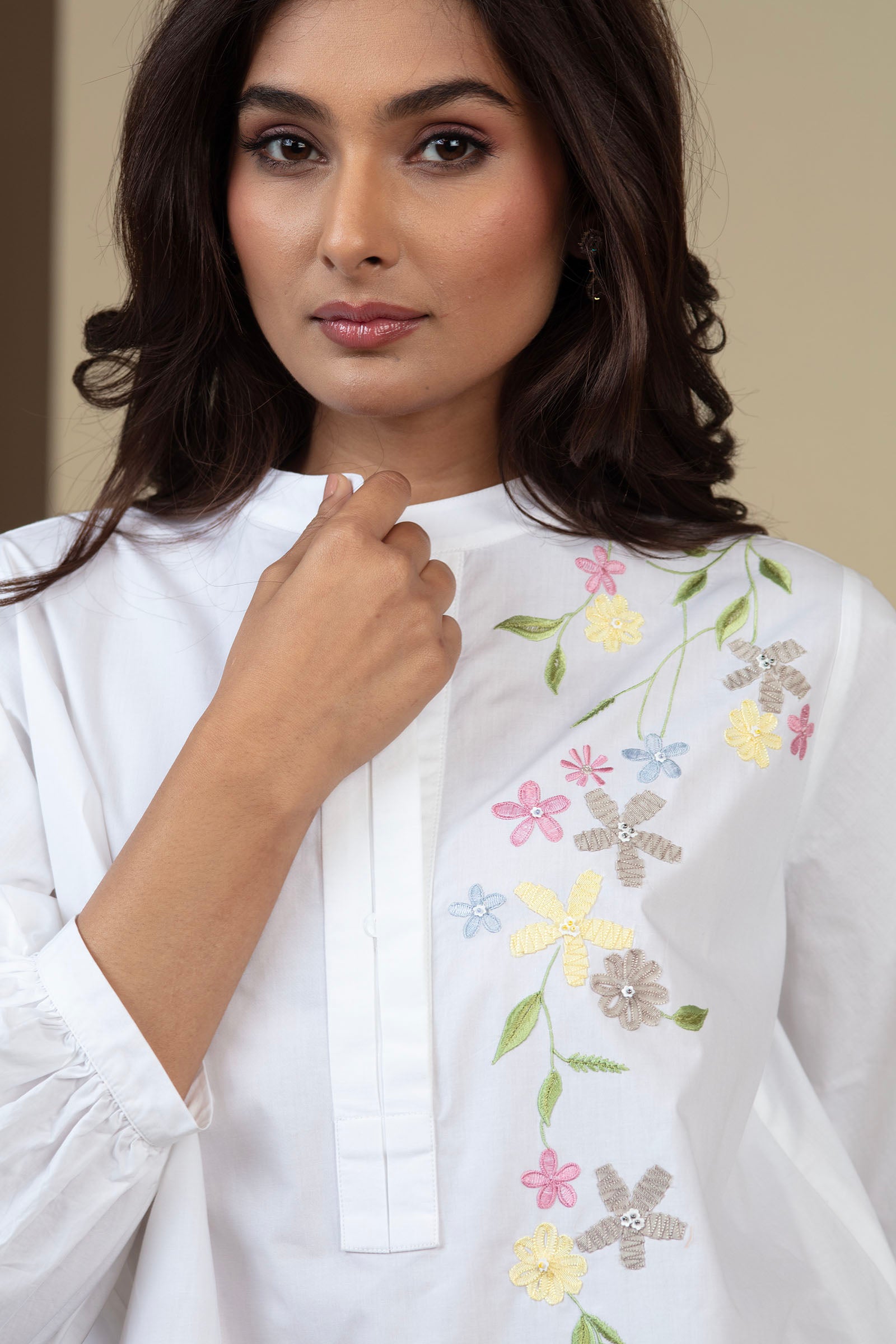 Asha - White